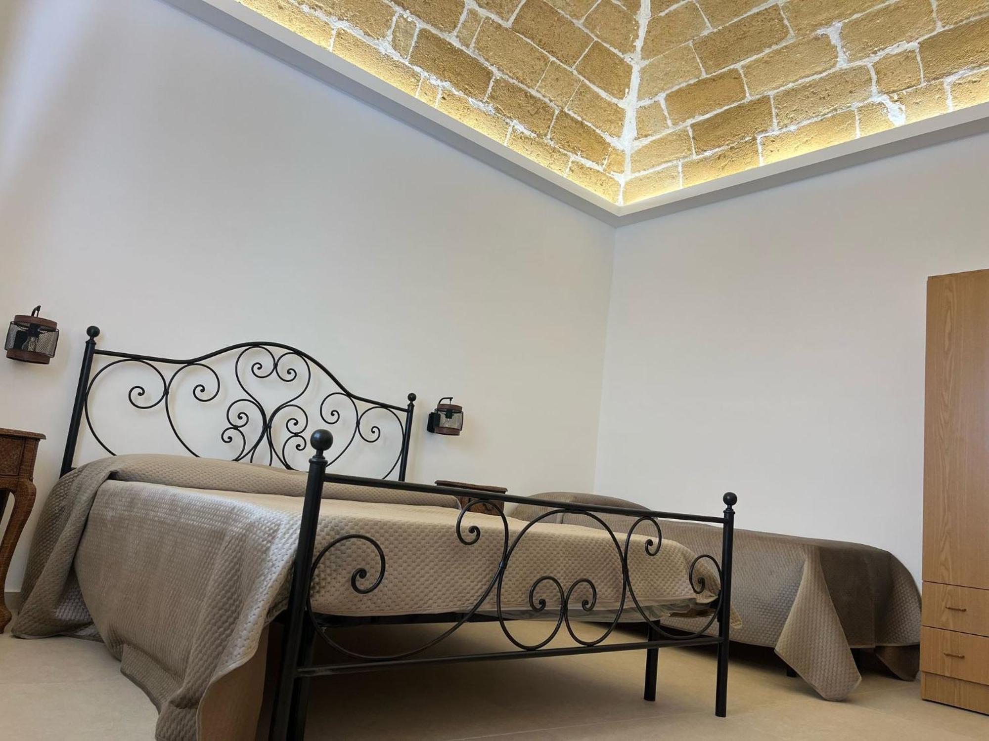 Toscaninirooms Mazara del Vallo Bagian luar foto